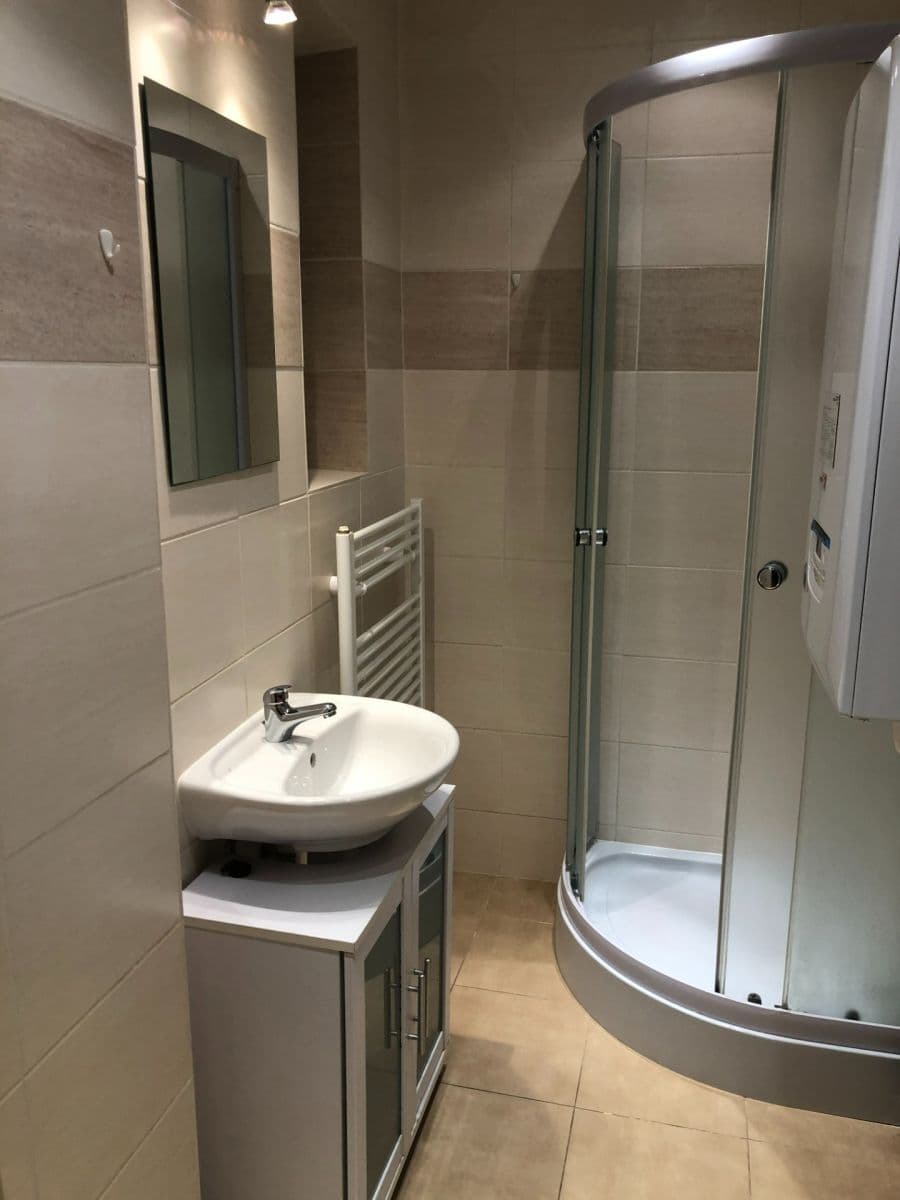 Prenájom bytu 1-izbový 30 m², Kounická, Praha, Praha Prenájom bytu 1-izbový 30 m², Kounická, Praha, Praha
