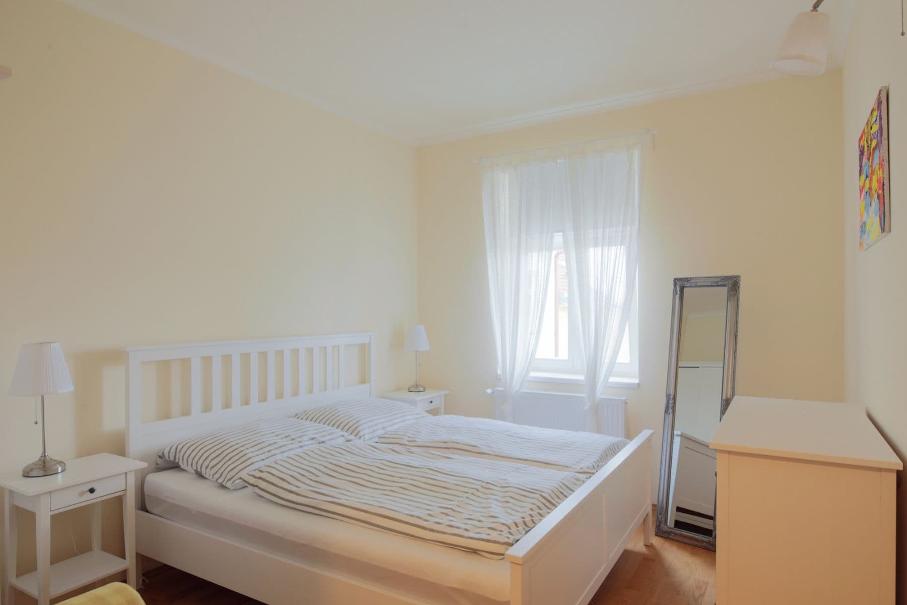 Prenájom bytu 60 m², Rumunská, Praha, Praha Prenájom bytu 60 m², Rumunská, Praha, Praha