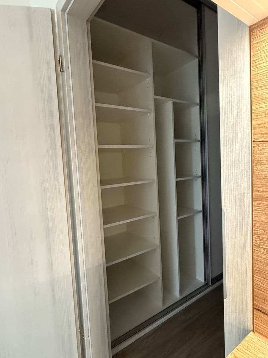 Prenájom bytu 1-izbový 37 m², Nad Stráněmi, Zlín, Zlínský kraj Prenájom bytu 1-izbový 37 m², Nad Stráněmi, Zlín, Zlínský kraj