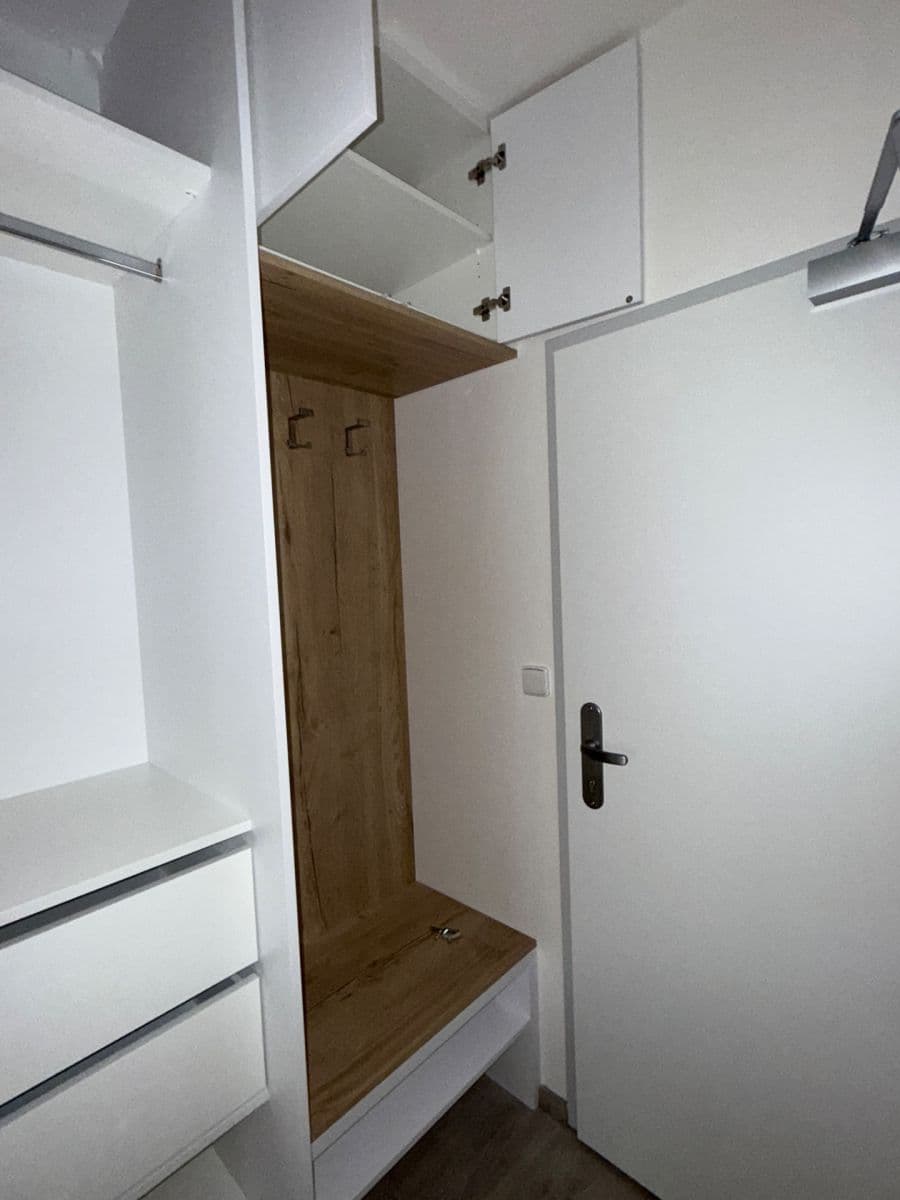 Prenájom bytu 1-izbový 37 m², Nad Stráněmi, Zlín, Zlínský kraj Prenájom bytu 1-izbový 37 m², Nad Stráněmi, Zlín, Zlínský kraj