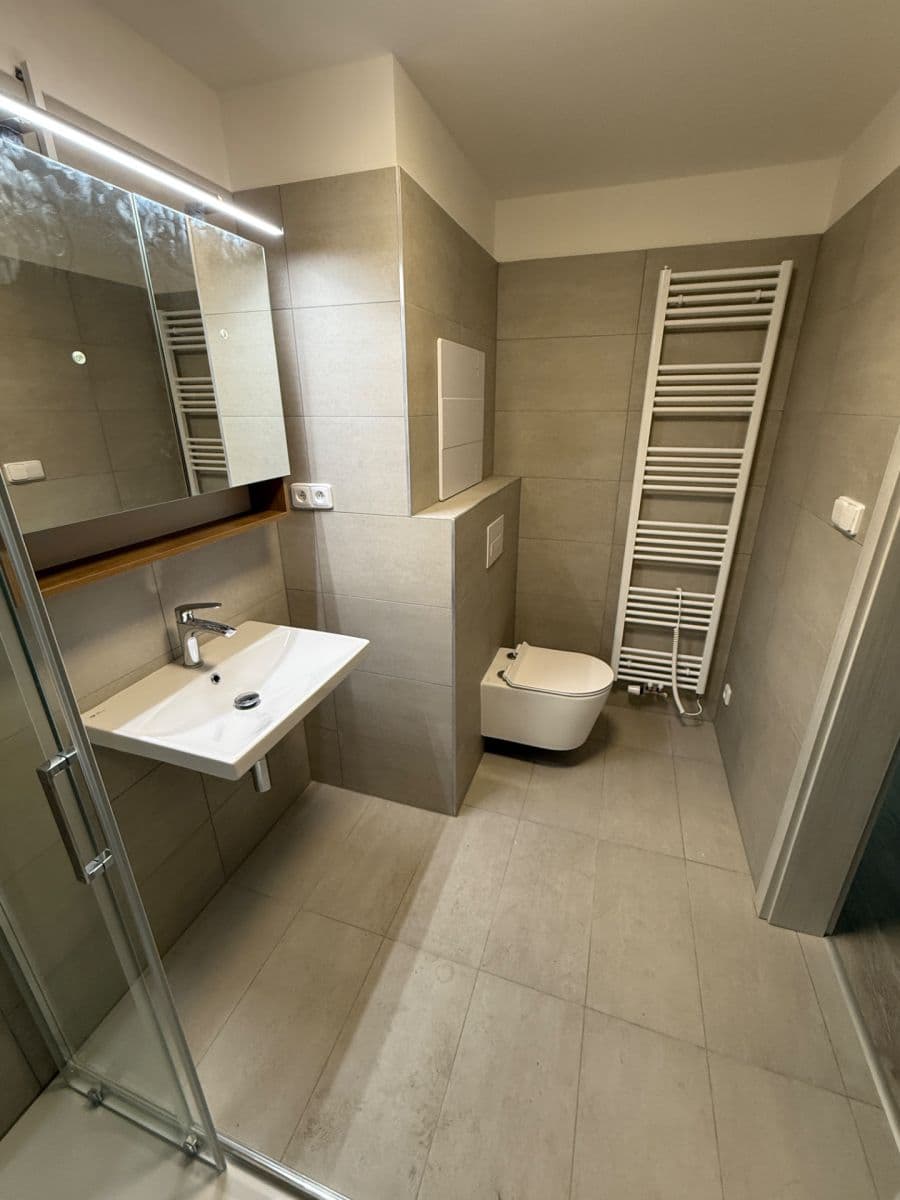 Prenájom bytu 1-izbový 37 m², Nad Stráněmi, Zlín, Zlínský kraj Prenájom bytu 1-izbový 37 m², Nad Stráněmi, Zlín, Zlínský kraj