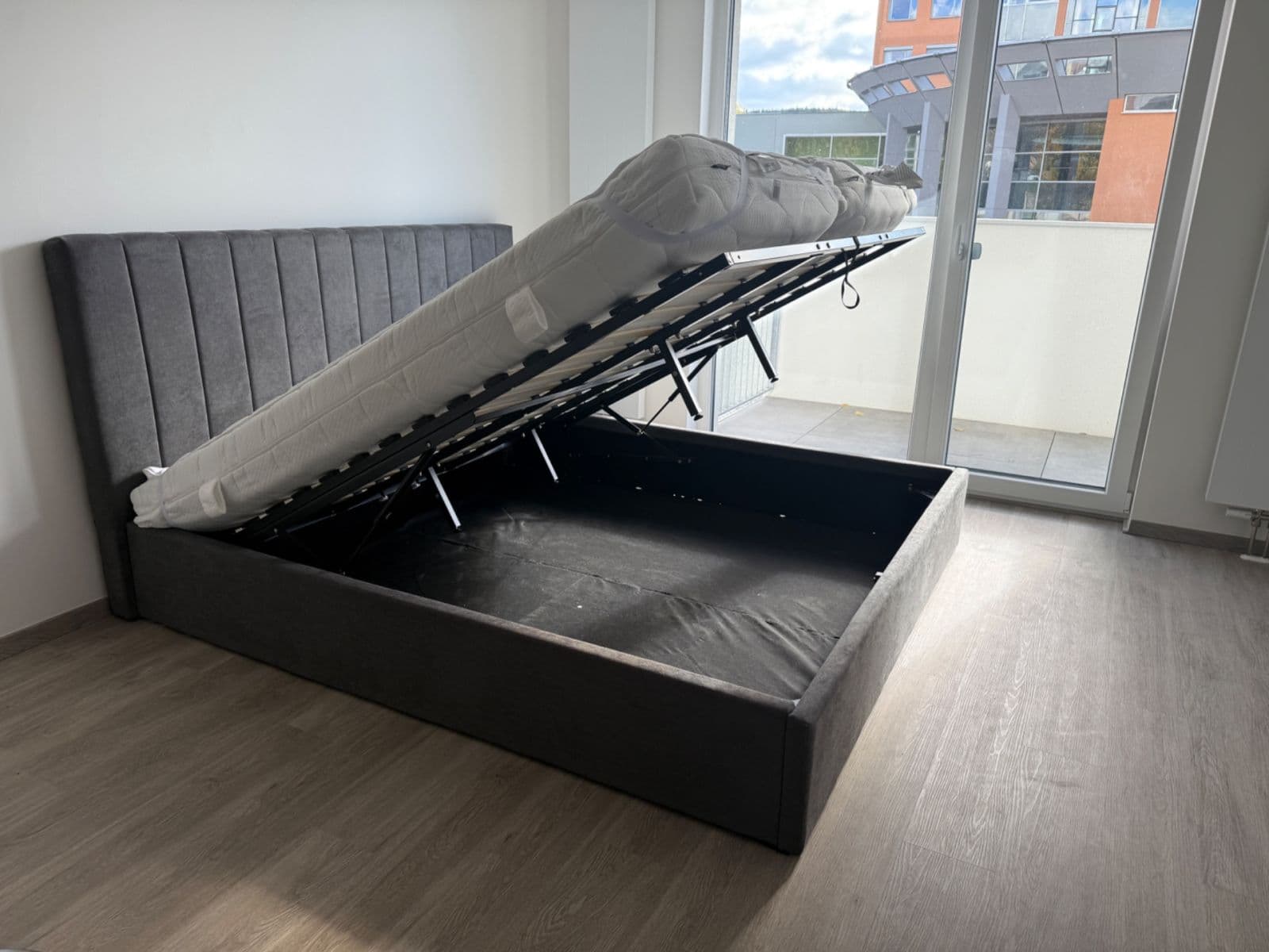 Prenájom bytu 1-izbový 37 m², Nad Stráněmi, Zlín, Zlínský kraj Prenájom bytu 1-izbový 37 m², Nad Stráněmi, Zlín, Zlínský kraj