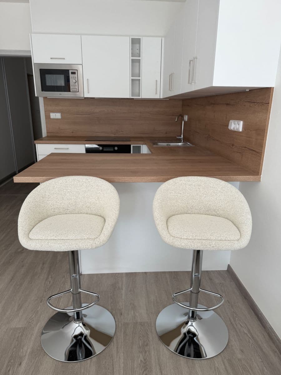 Prenájom bytu 1-izbový 37 m², Nad Stráněmi, Zlín, Zlínský kraj Prenájom bytu 1-izbový 37 m², Nad Stráněmi, Zlín, Zlínský kraj