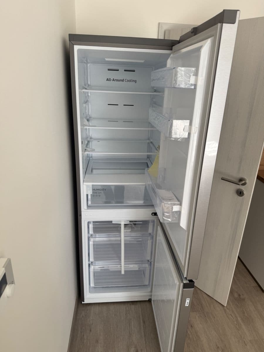 Prenájom bytu 1-izbový 37 m², Nad Stráněmi, Zlín, Zlínský kraj Prenájom bytu 1-izbový 37 m², Nad Stráněmi, Zlín, Zlínský kraj