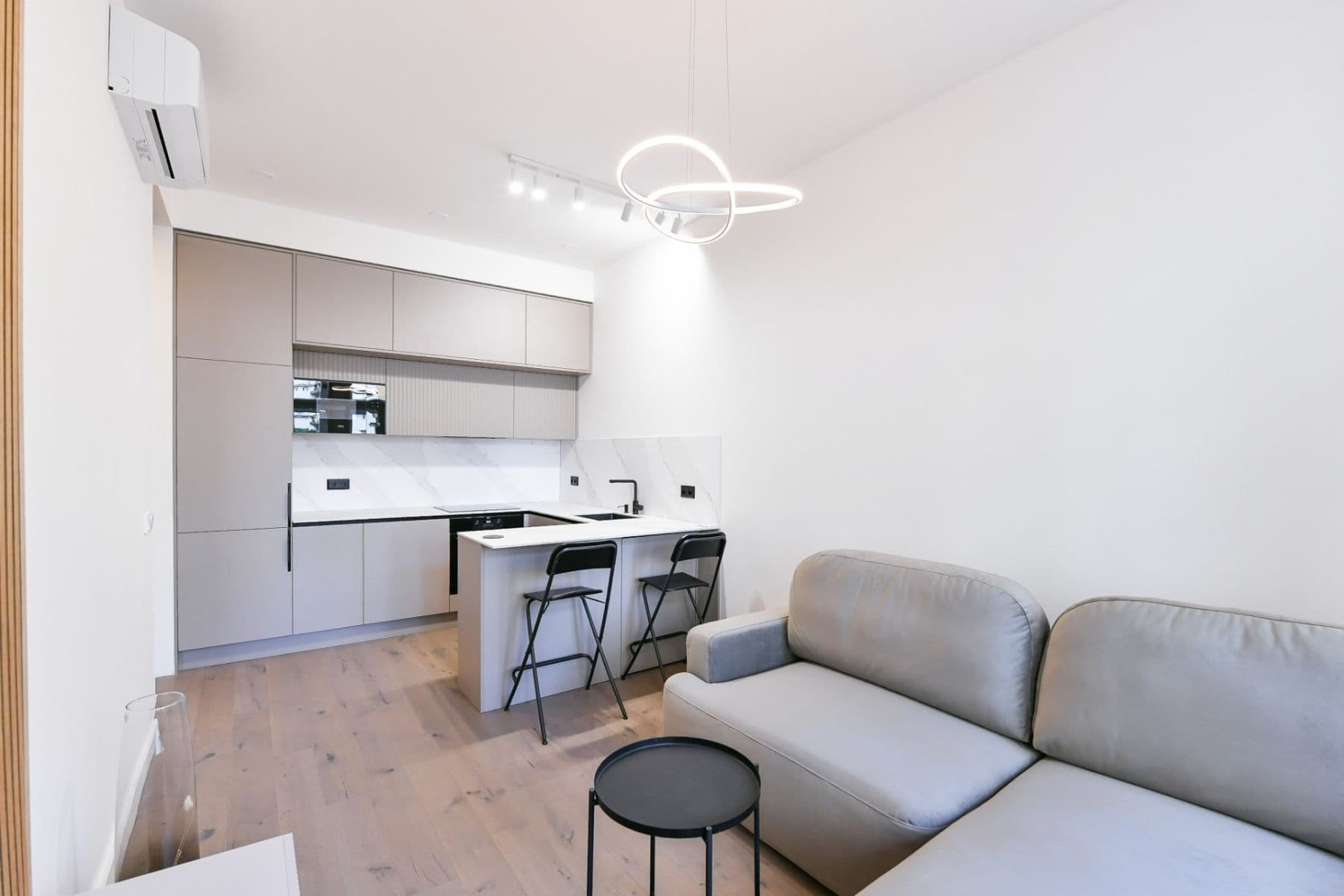 Prenájom bytu 2-izbový 44 m², Na Spojce, Praha, Praha Prenájom bytu 2-izbový 44 m², Na Spojce, Praha, Praha