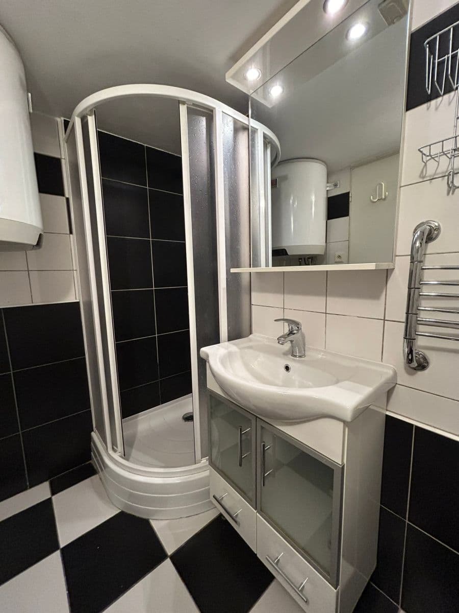 Predaj bytu 1-izbový 20 m², Nedvědovo náměstí, Praha, Praha Predaj bytu 1-izbový 20 m², Nedvědovo náměstí, Praha, Praha