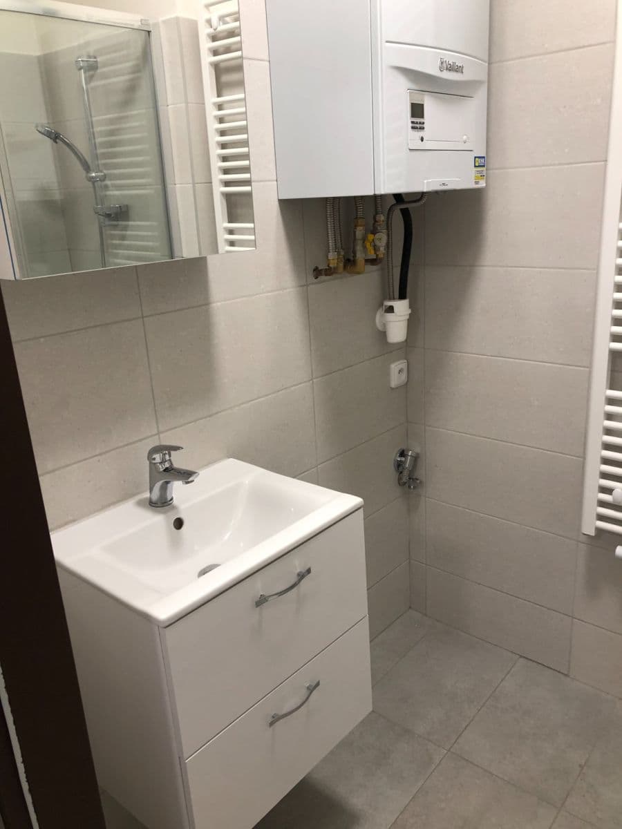 Prenájom bytu 2-izbový 48 m², Dolní, Praha, Praha Prenájom bytu 2-izbový 48 m², Dolní, Praha, Praha