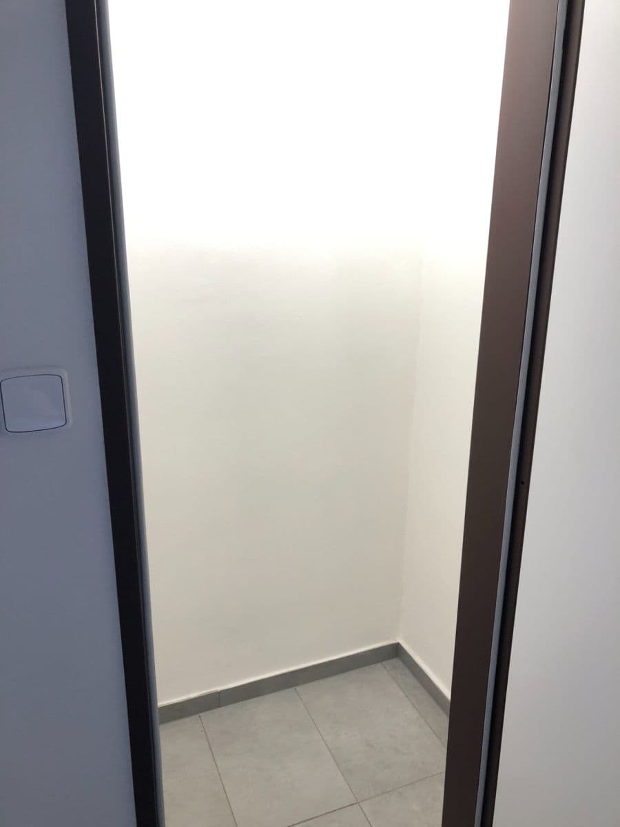 Prenájom bytu 2-izbový 48 m², Dolní, Praha, Praha Prenájom bytu 2-izbový 48 m², Dolní, Praha, Praha