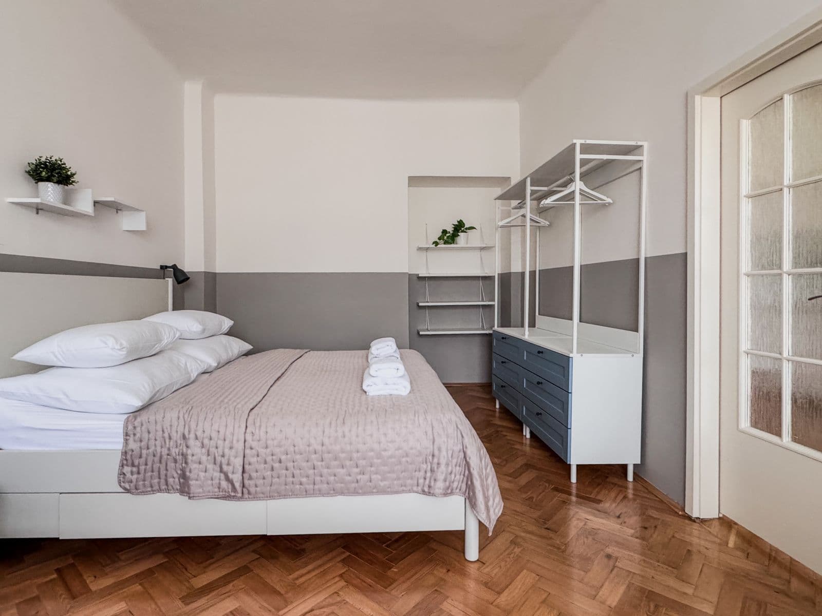 Prenájom bytu 120 m², Šmilovského, Praha, Praha Prenájom bytu 120 m², Šmilovského, Praha, Praha