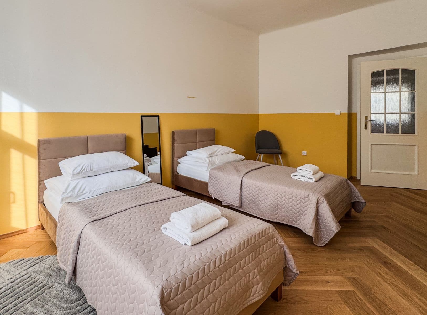 Prenájom bytu 120 m², Šmilovského, Praha, Praha Prenájom bytu 120 m², Šmilovského, Praha, Praha