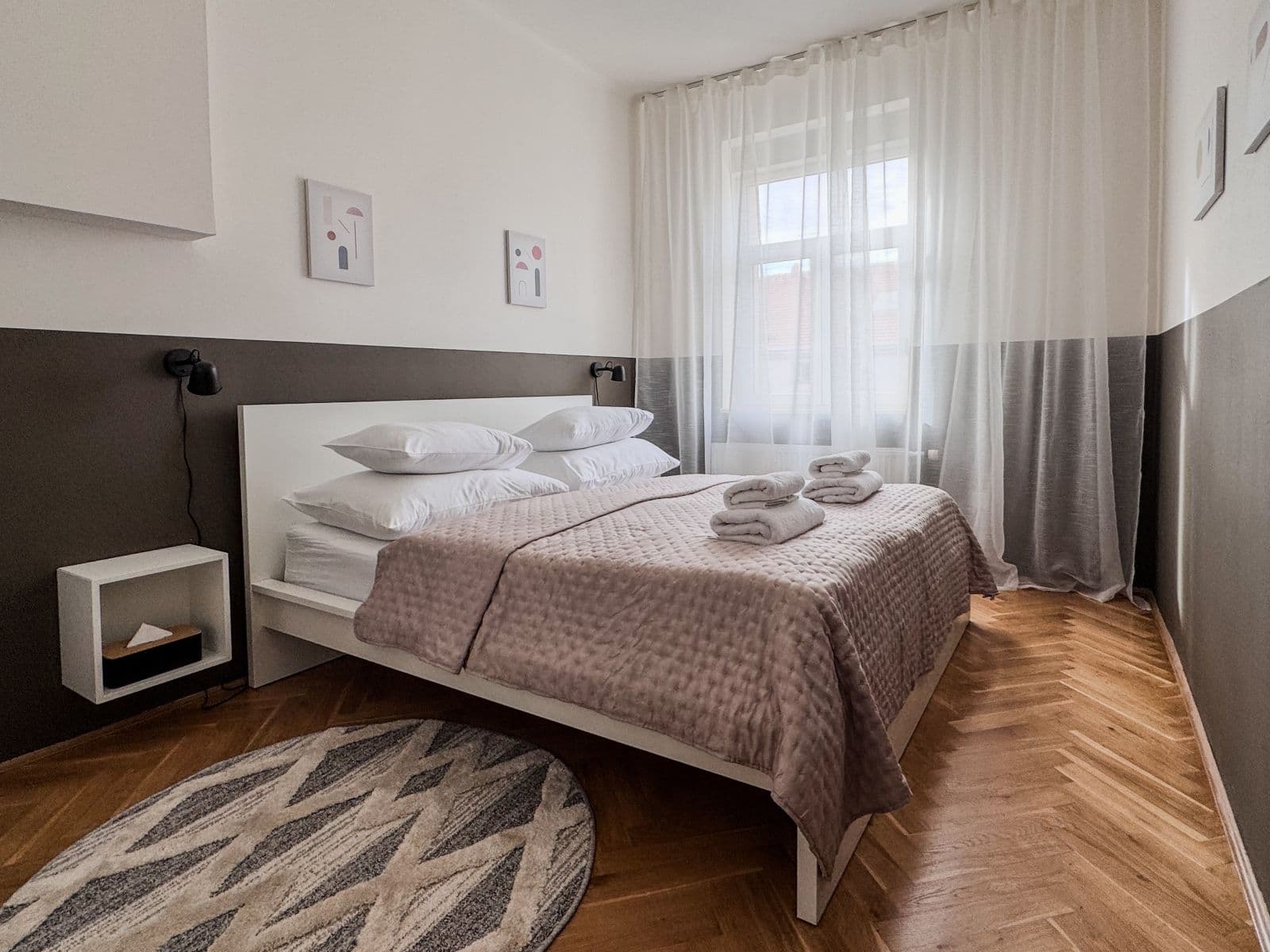 Prenájom bytu 120 m², Šmilovského, Praha, Praha Prenájom bytu 120 m², Šmilovského, Praha, Praha