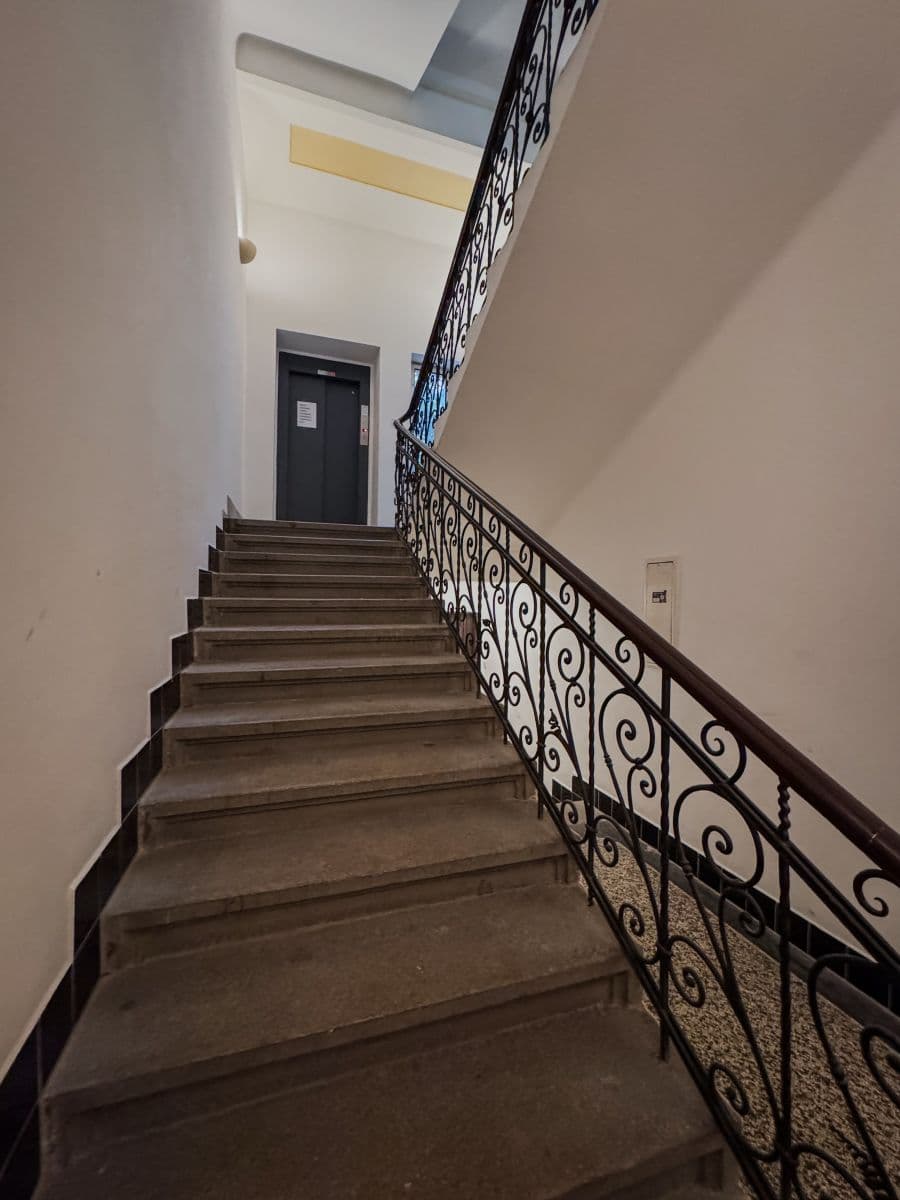 Prenájom bytu 120 m², Šmilovského, Praha, Praha Prenájom bytu 120 m², Šmilovského, Praha, Praha