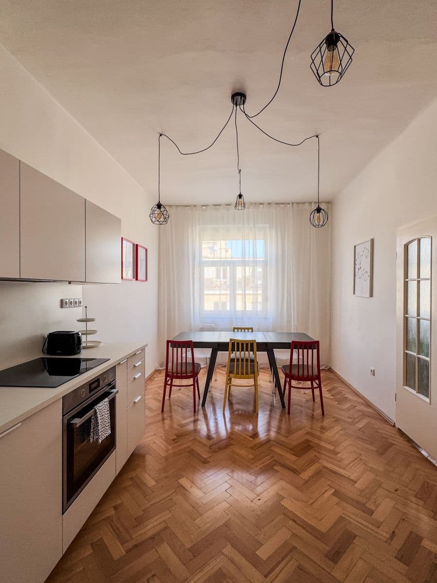 Prenájom bytu 120 m², Šmilovského, Praha, Praha Prenájom bytu 120 m², Šmilovského, Praha, Praha