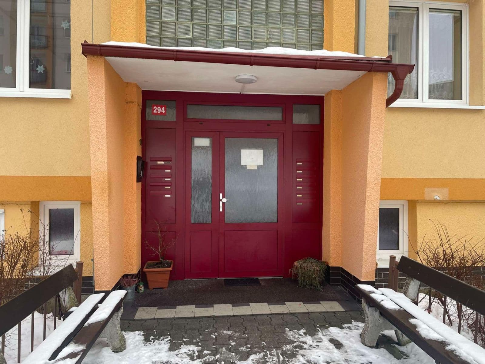 Prenájom bytu 4-izbový 64 m², J. A. Komenského, Meziboří, Ústecký kraj Prenájom bytu 4-izbový 64 m², J. A. Komenského, Meziboří, Ústecký kraj