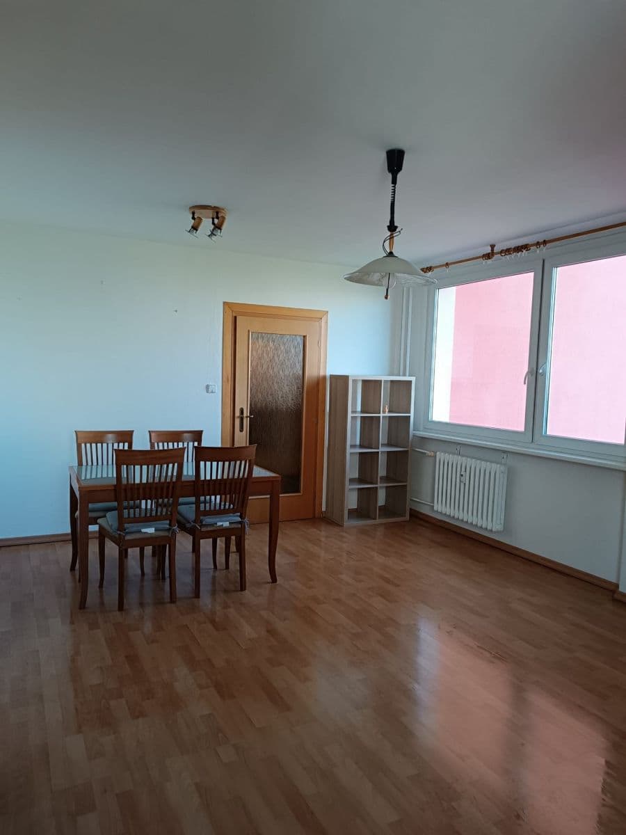 Prenájom bytu 3-izbový 77 m², Krosenská, Praha, Praha Prenájom bytu 3-izbový 77 m², Krosenská, Praha, Praha