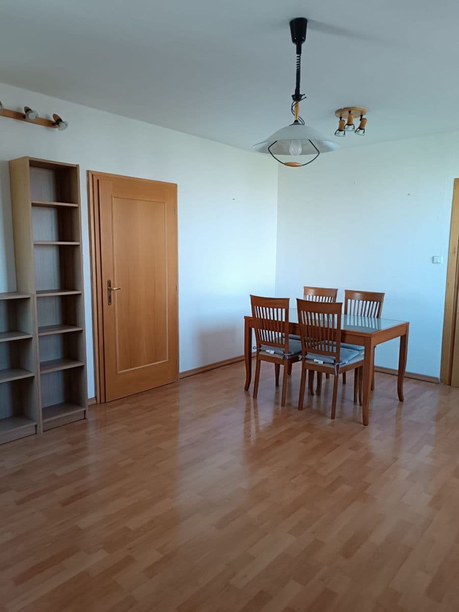 Prenájom bytu 3-izbový 77 m², Krosenská, Praha, Praha Prenájom bytu 3-izbový 77 m², Krosenská, Praha, Praha