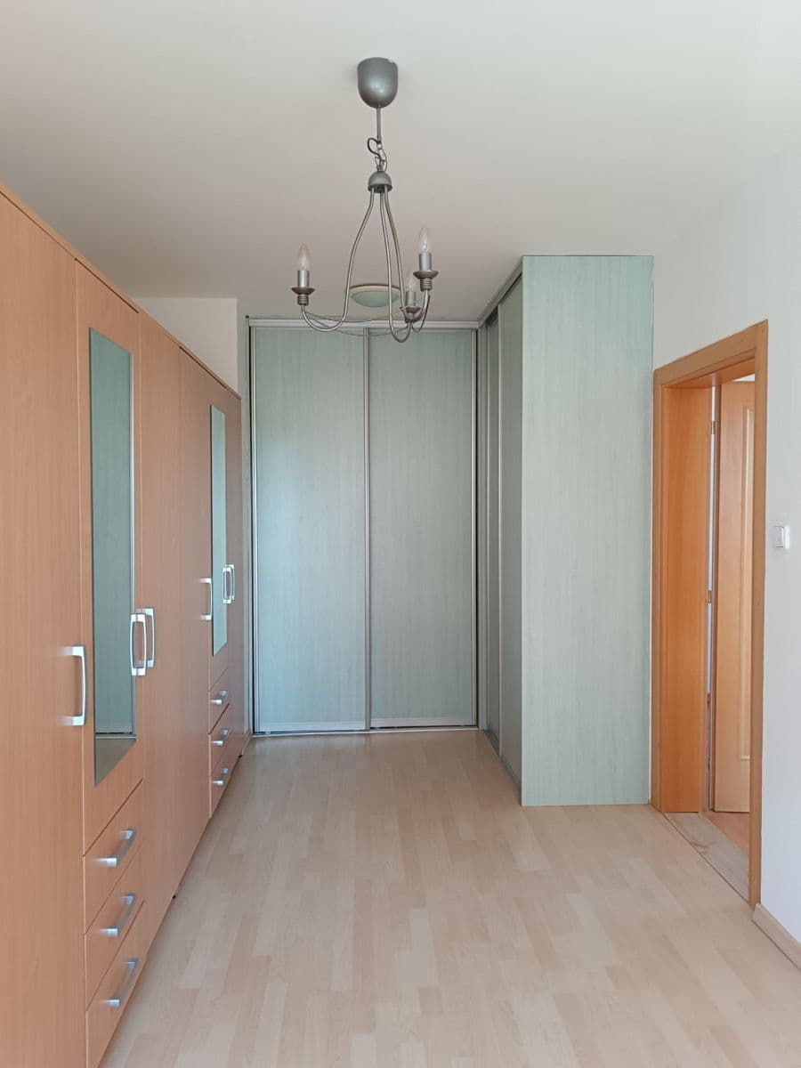 Prenájom bytu 3-izbový 77 m², Krosenská, Praha, Praha Prenájom bytu 3-izbový 77 m², Krosenská, Praha, Praha