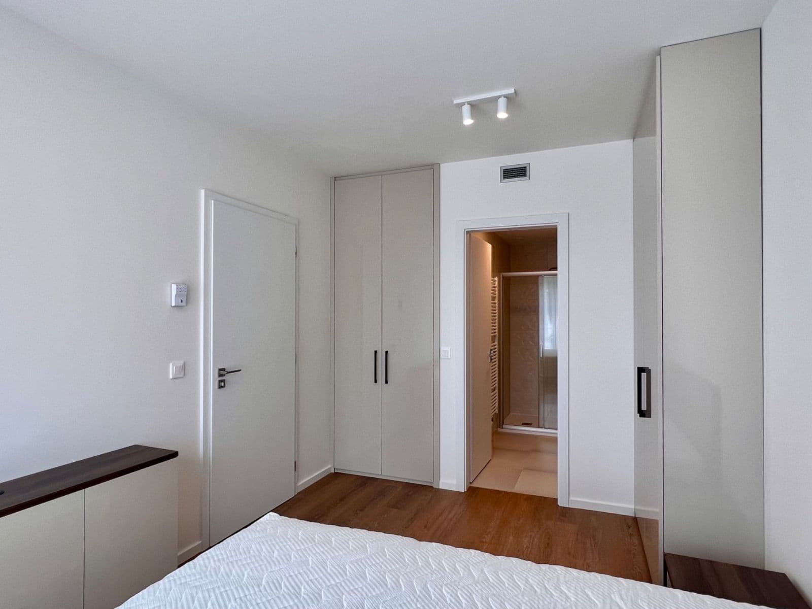 Prenájom bytu 2-izbový 53 m², U Plynárny, Praha, Praha Prenájom bytu 2-izbový 53 m², U Plynárny, Praha, Praha