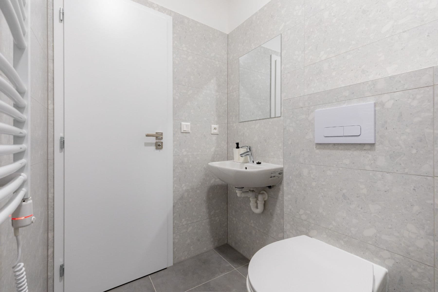 Prenájom bytu 2-izbový 40 m², Levická, Ružinov, Bratislavský kraj Prenájom bytu 2-izbový 40 m², Levická, Ružinov, Bratislavský kraj