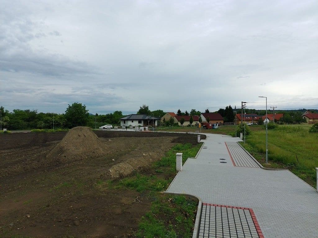 Predaj pozemku 9.610 m², Hlavní, Úžice, Středočeský kraj Predaj pozemku 9.610 m², Hlavní, Úžice, Středočeský kraj
