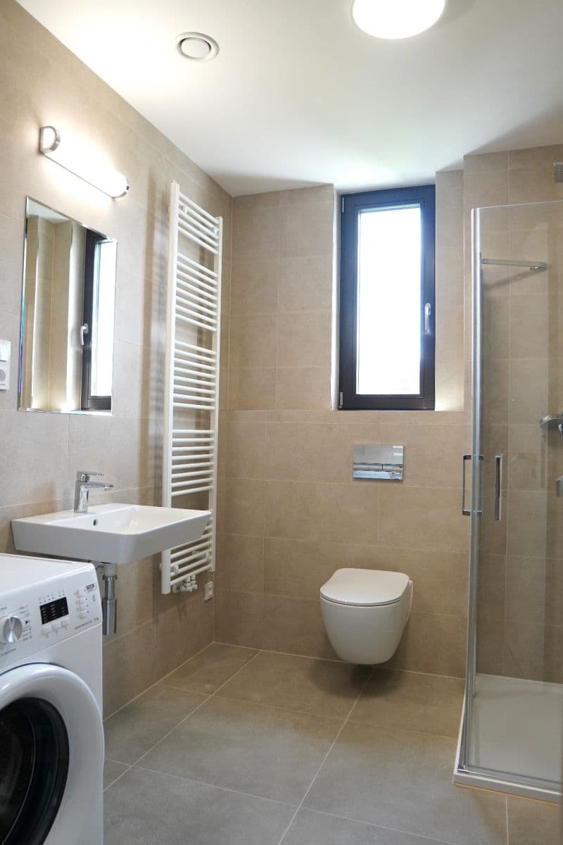 Prenájom bytu 1-izbový 43 m², V Třešňovce, Praha, Praha Prenájom bytu 1-izbový 43 m², V Třešňovce, Praha, Praha