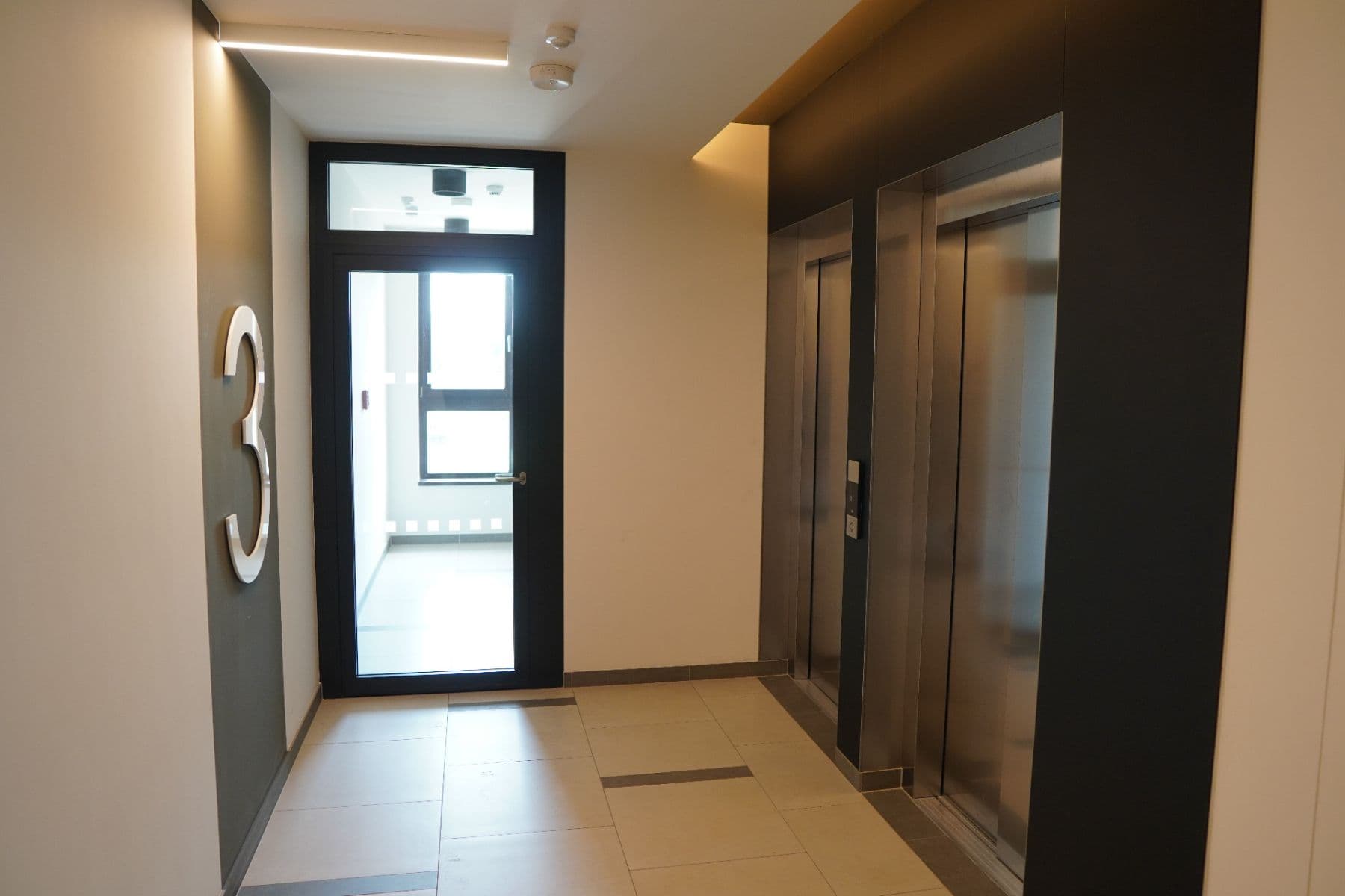 Prenájom bytu 1-izbový 43 m², V Třešňovce, Praha, Praha Prenájom bytu 1-izbový 43 m², V Třešňovce, Praha, Praha