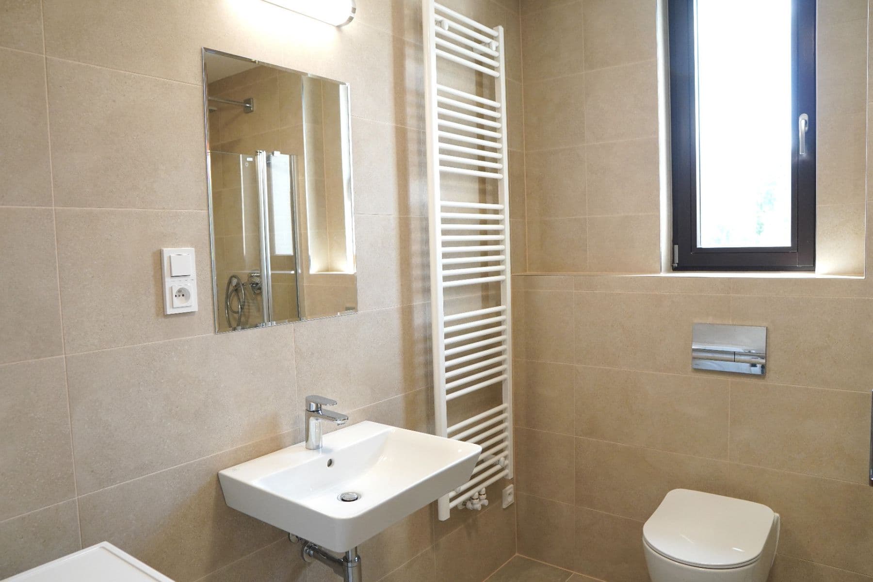 Prenájom bytu 1-izbový 43 m², V Třešňovce, Praha, Praha Prenájom bytu 1-izbový 43 m², V Třešňovce, Praha, Praha