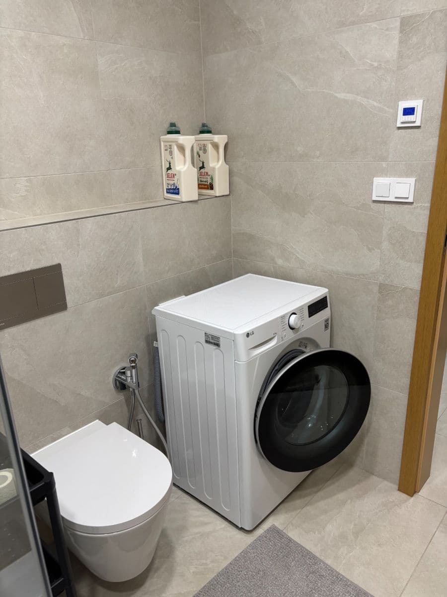 Prenájom bytu 1-izbový 33 m², Vladimíra Kobranova, Praha, Praha Prenájom bytu 1-izbový 33 m², Vladimíra Kobranova, Praha, Praha