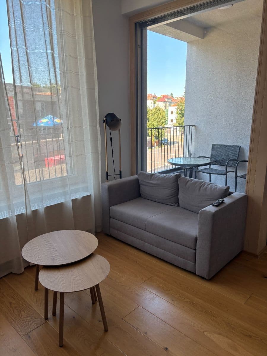 Prenájom bytu 1-izbový 33 m², Vladimíra Kobranova, Praha, Praha Prenájom bytu 1-izbový 33 m², Vladimíra Kobranova, Praha, Praha