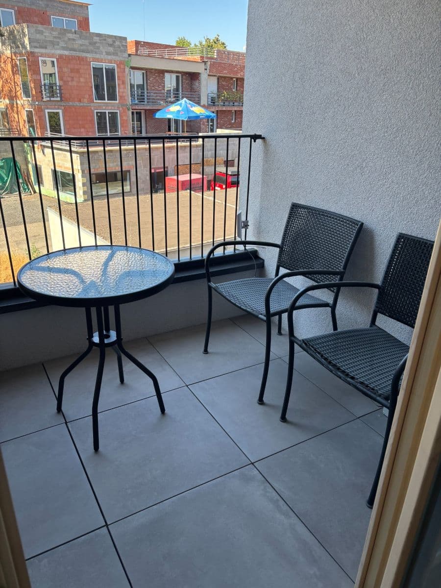 Prenájom bytu 1-izbový 33 m², Vladimíra Kobranova, Praha, Praha Prenájom bytu 1-izbový 33 m², Vladimíra Kobranova, Praha, Praha