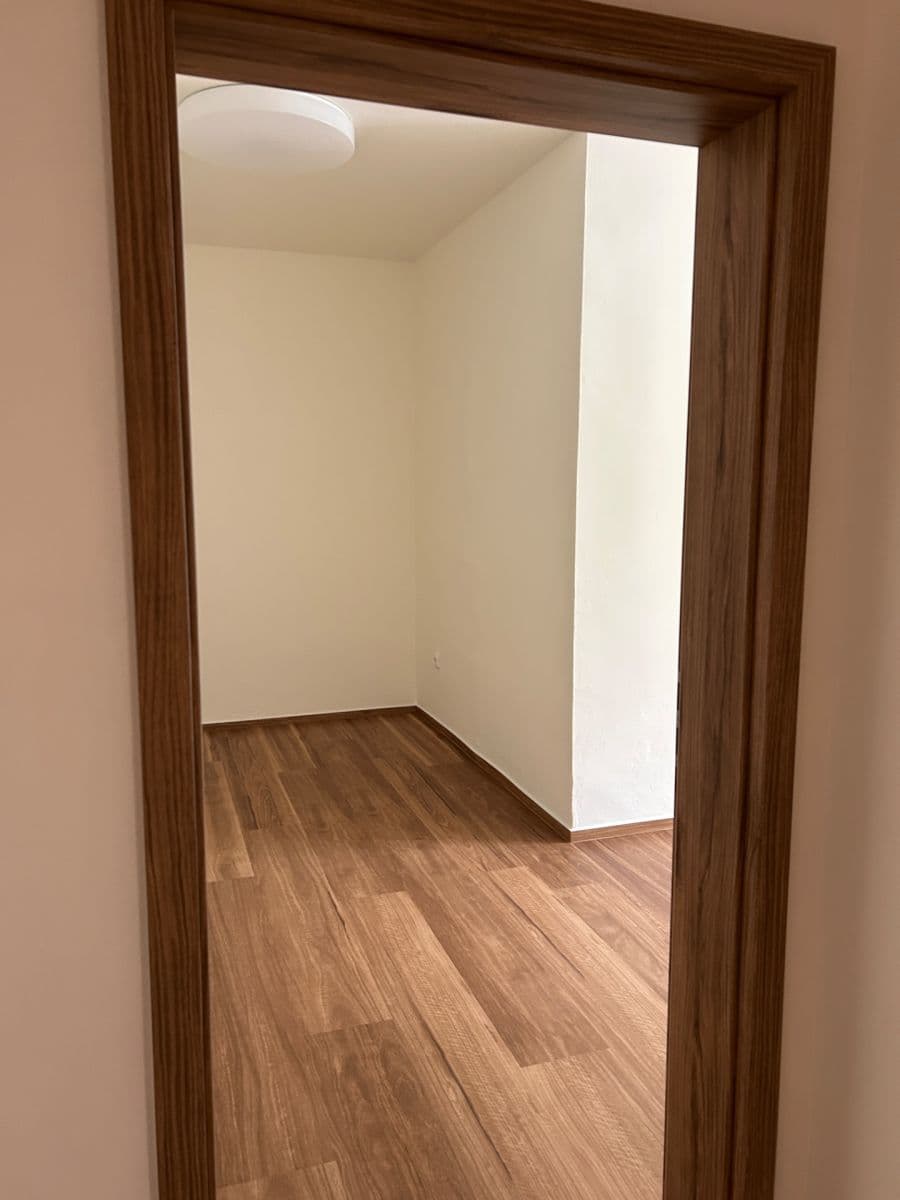 Prenájom bytu 3-izbový 93 m², Krucemburk, Kraj Vysočina Prenájom bytu 3-izbový 93 m², Krucemburk, Kraj Vysočina