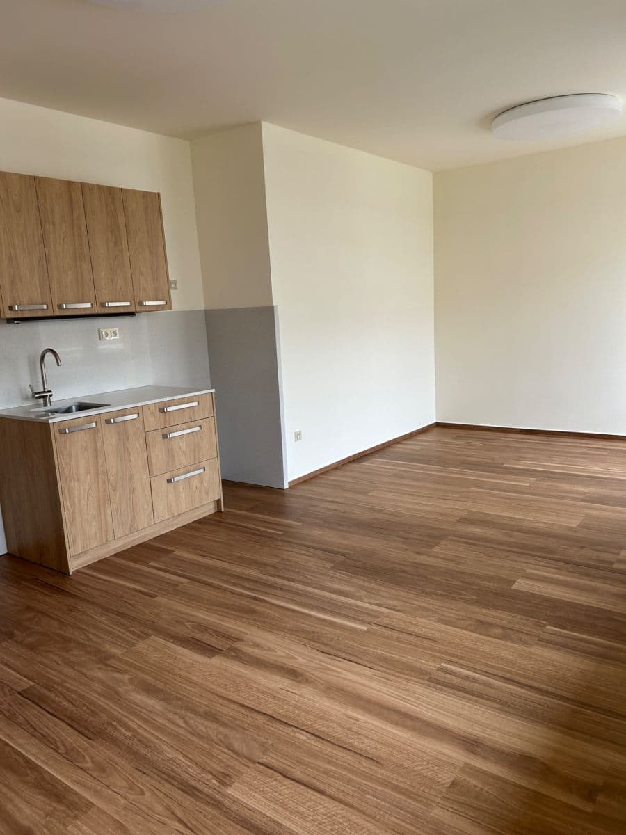Prenájom bytu 3-izbový 79 m², Krucemburk, Kraj Vysočina Prenájom bytu 3-izbový 79 m², Krucemburk, Kraj Vysočina