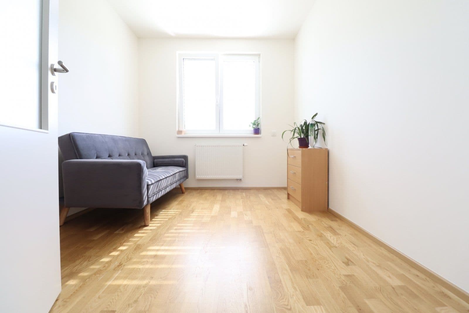 Prenájom bytu 3-izbový 74 m², Škvorecká, Úvaly, Středočeský kraj Prenájom bytu 3-izbový 74 m², Škvorecká, Úvaly, Středočeský kraj