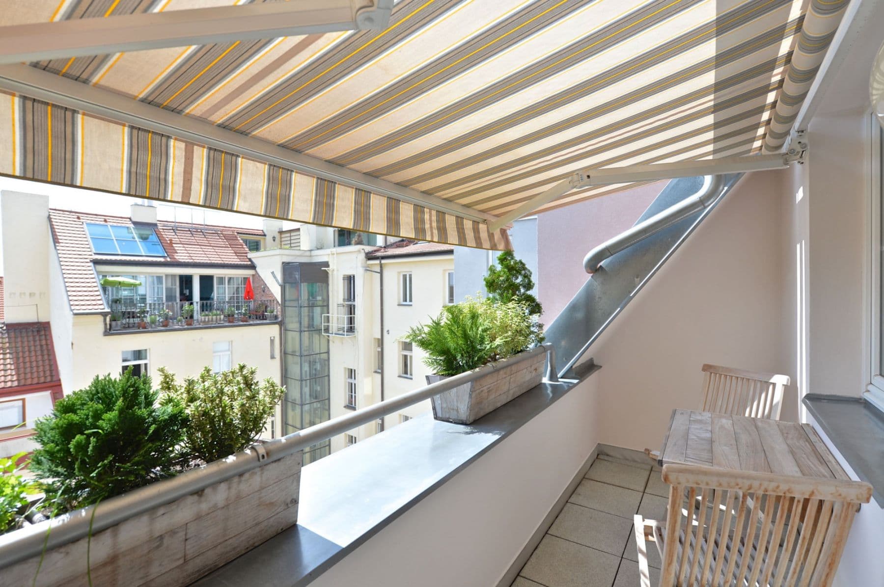 Prenájom bytu 57 m², Varšavská, Praha, Praha Prenájom bytu 57 m², Varšavská, Praha, Praha