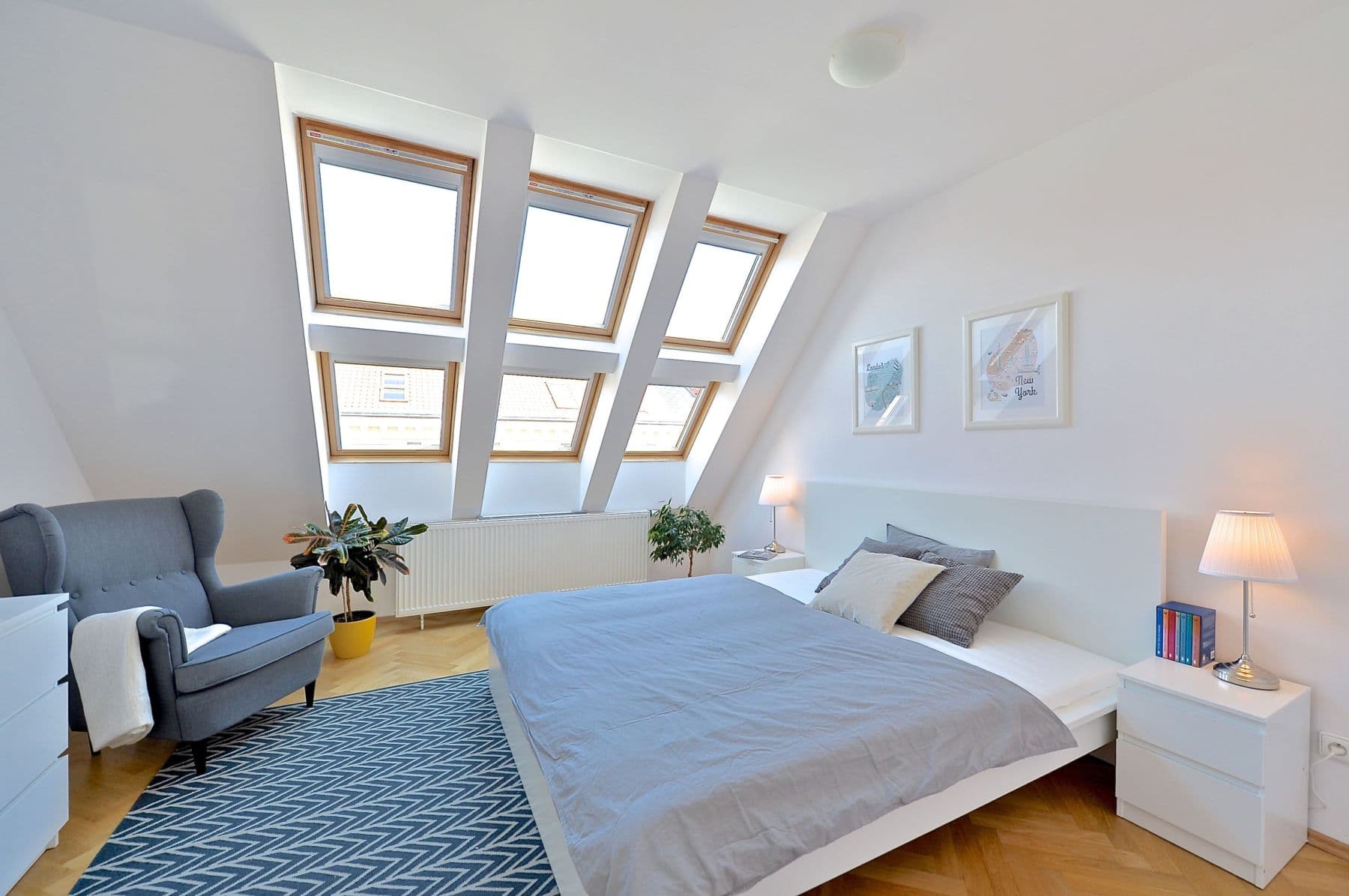 Prenájom bytu 57 m², Varšavská, Praha, Praha Prenájom bytu 57 m², Varšavská, Praha, Praha
