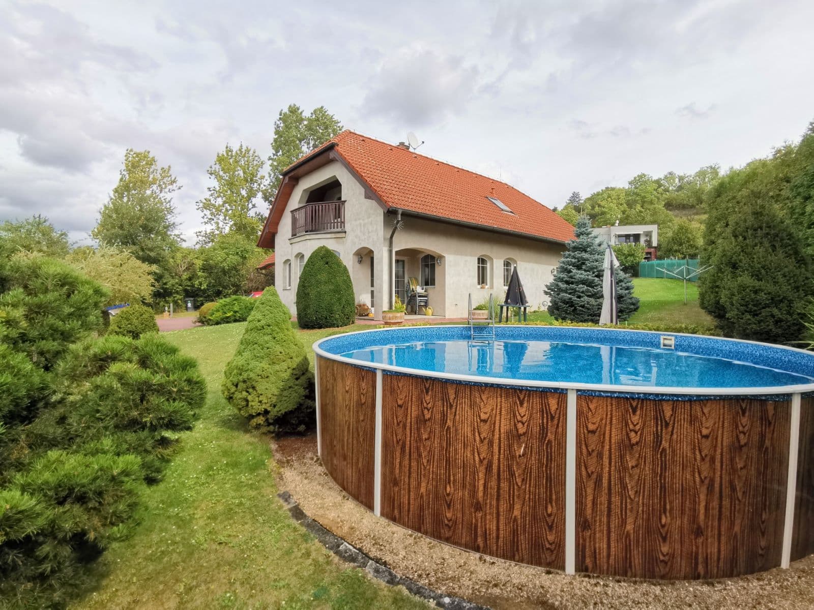 Predaj domu 282 m², pozemek 3.345 m², Přerov nad Labem, Středočeský kraj Predaj domu 282 m², pozemek 3.345 m², Přerov nad Labem, Středočeský kraj