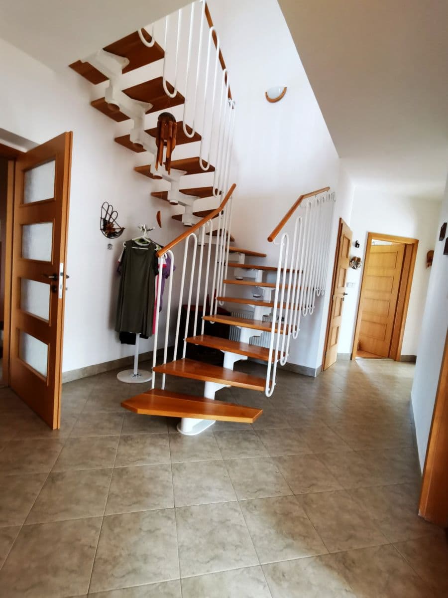 Predaj domu 282 m², pozemek 2.150 m², Přerov nad Labem, Středočeský kraj Predaj domu 282 m², pozemek 2.150 m², Přerov nad Labem, Středočeský kraj