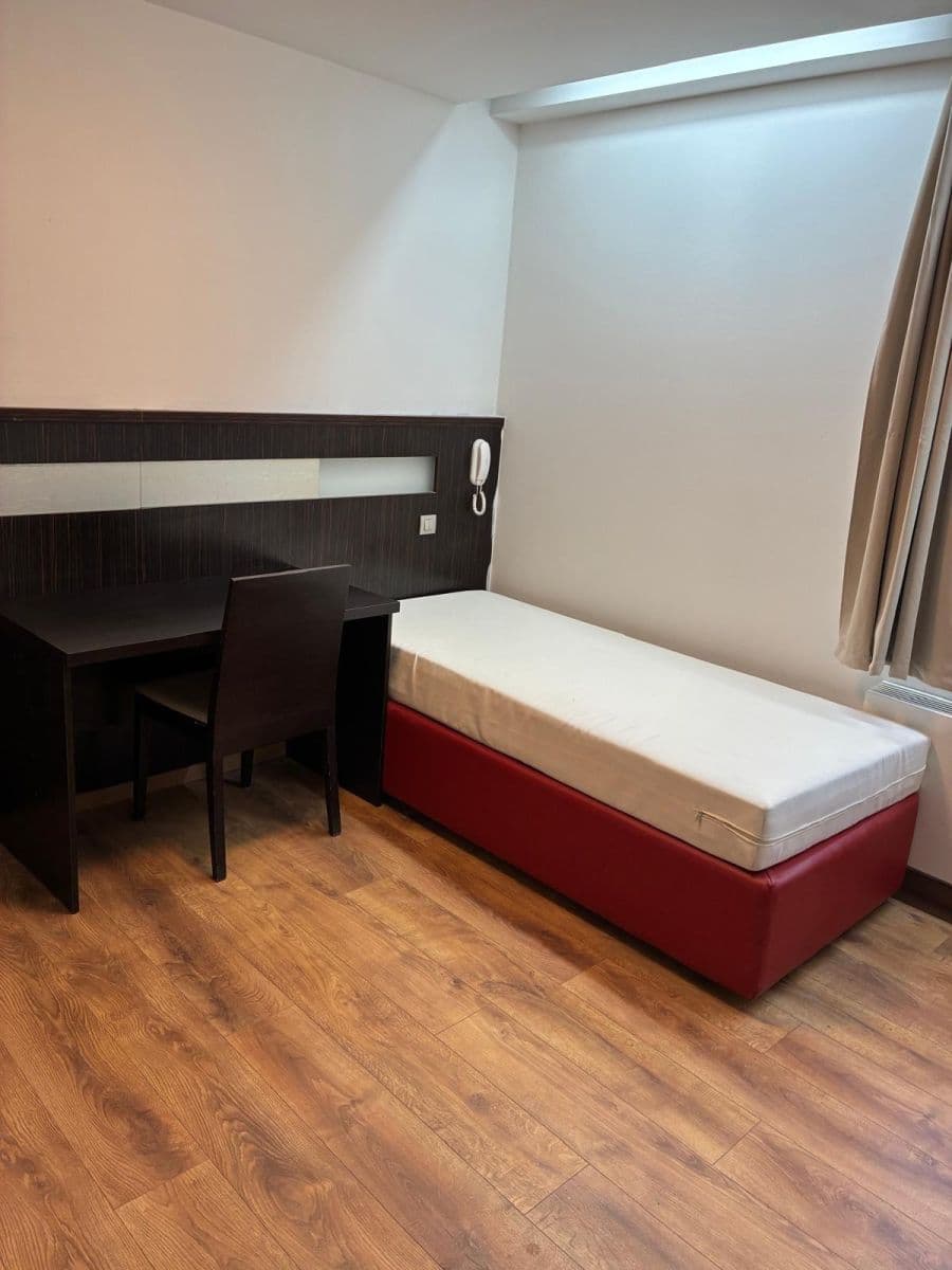 Prenájom bytu 1-izbový 30 m², Suchdolské náměstí, Praha, Praha Prenájom bytu 1-izbový 30 m², Suchdolské náměstí, Praha, Praha