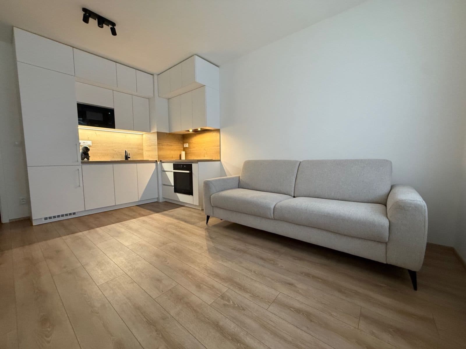 Prenájom bytu 1-izbový 28 m², Spolková, Brno, Jihomoravský kraj Prenájom bytu 1-izbový 28 m², Spolková, Brno, Jihomoravský kraj