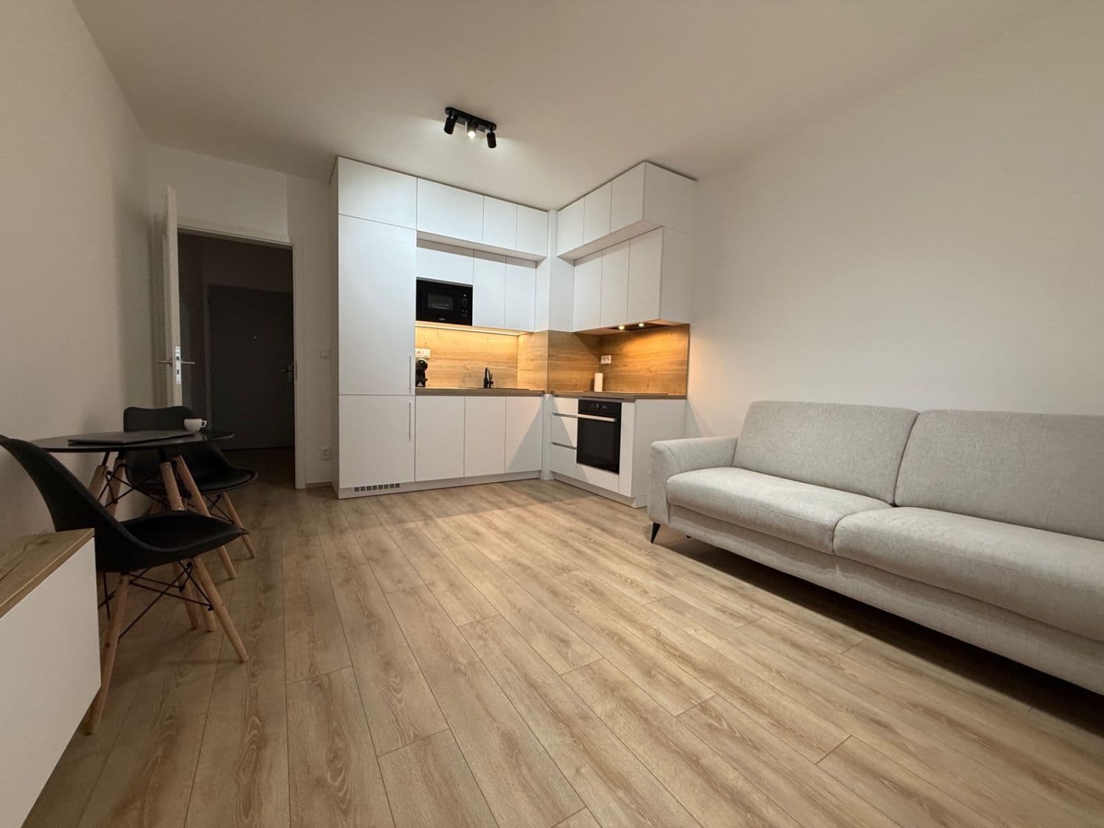 Prenájom bytu 1-izbový 28 m², Spolková, Brno, Jihomoravský kraj Prenájom bytu 1-izbový 28 m², Spolková, Brno, Jihomoravský kraj