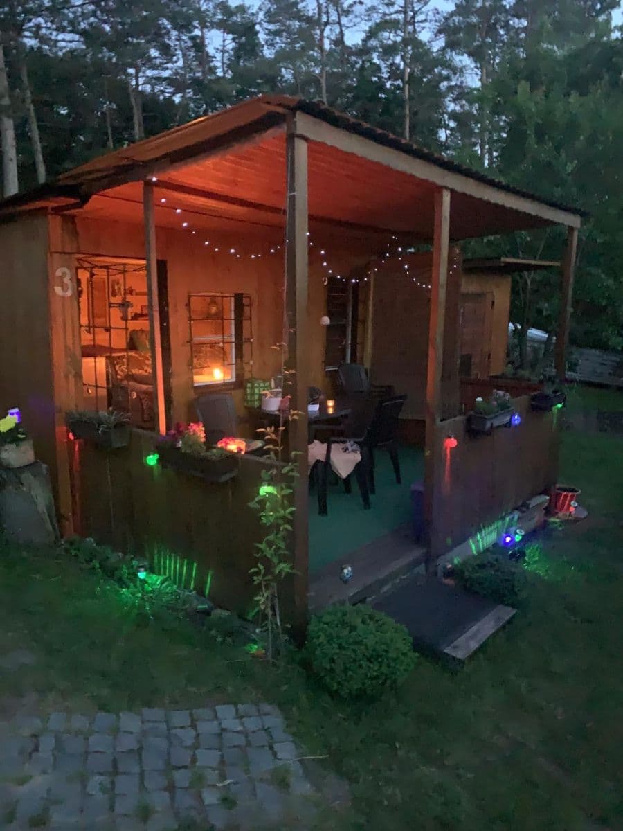 Predaj rekreačného objektu 12 m², pozemek 450 m², K Pazderkám, Praha, Praha Predaj rekreačného objektu 12 m², pozemek 450 m², K Pazderkám, Praha, Praha