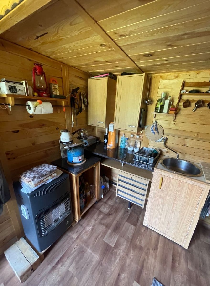 Predaj rekreačného objektu 12 m², pozemek 450 m², K Pazderkám, Praha, Praha Predaj rekreačného objektu 12 m², pozemek 450 m², K Pazderkám, Praha, Praha