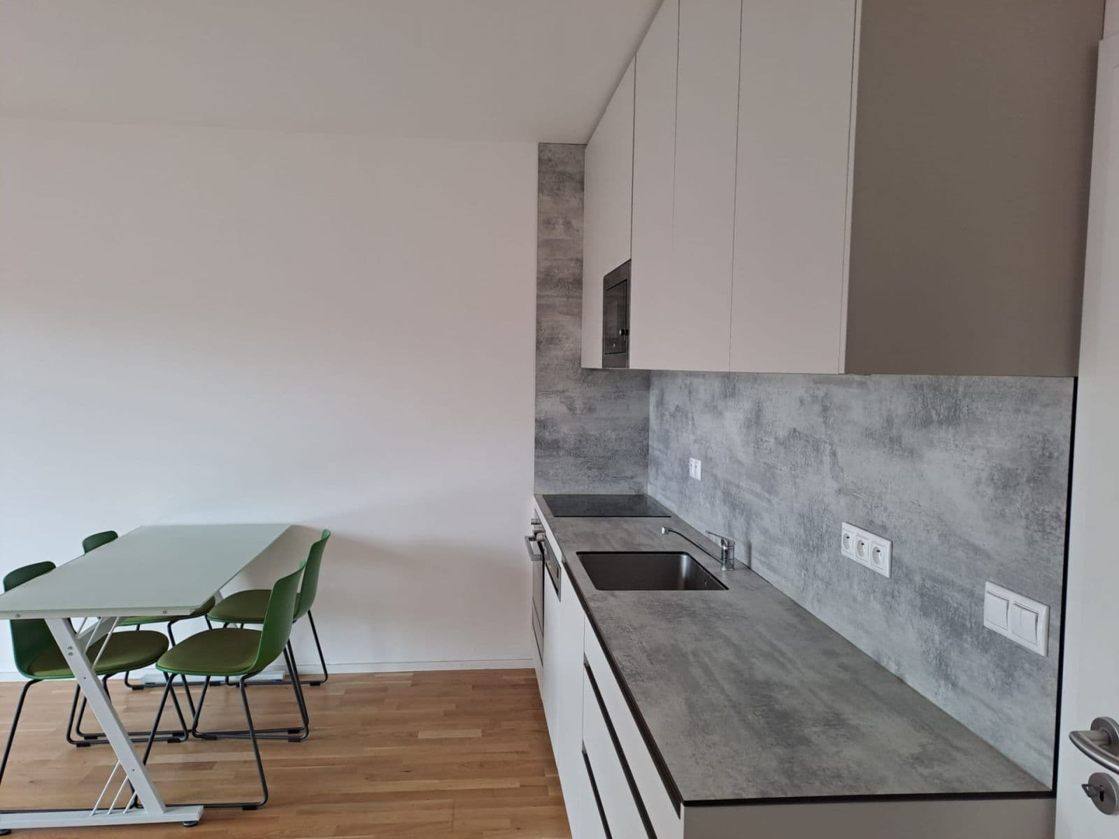 Prenájom bytu 1-izbový 35 m², Plzeňská, Praha, Praha Prenájom bytu 1-izbový 35 m², Plzeňská, Praha, Praha