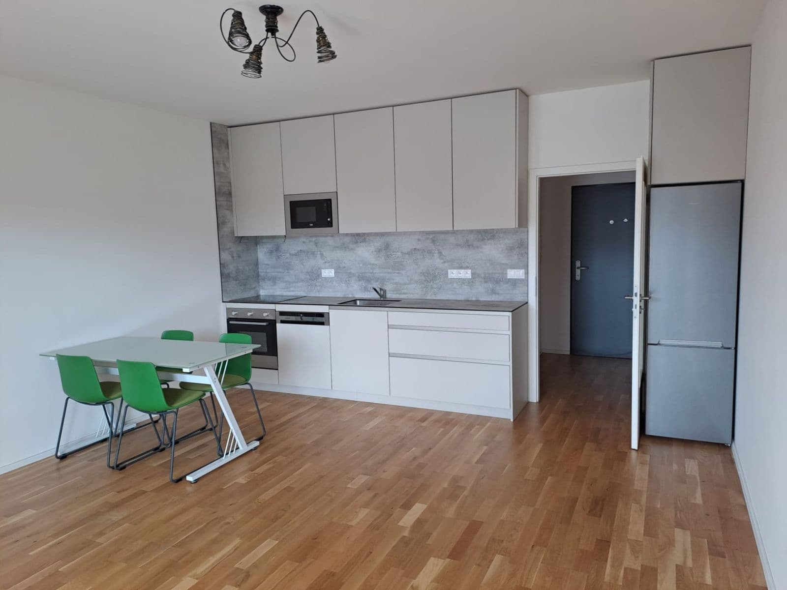Prenájom bytu 1-izbový 35 m², Plzeňská, Praha, Praha Prenájom bytu 1-izbový 35 m², Plzeňská, Praha, Praha