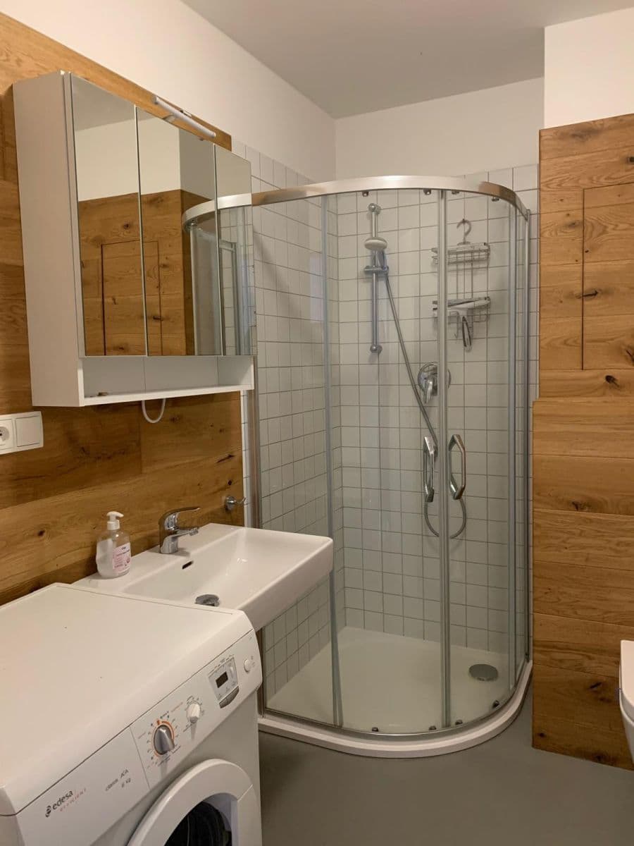 Prenájom bytu 1-izbový 35 m², Plzeňská, Praha, Praha Prenájom bytu 1-izbový 35 m², Plzeňská, Praha, Praha
