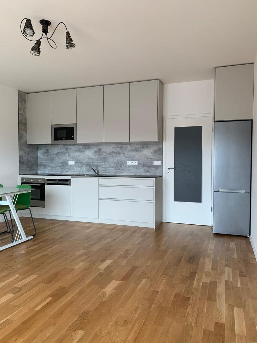 Prenájom bytu 1-izbový 35 m², Plzeňská, Praha, Praha Prenájom bytu 1-izbový 35 m², Plzeňská, Praha, Praha