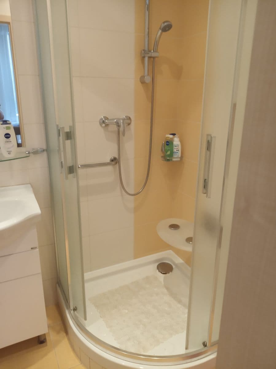 Prenájom bytu 3-izbový 67 m², Obránců míru, Třebíč, Kraj Vysočina Prenájom bytu 3-izbový 67 m², Obránců míru, Třebíč, Kraj Vysočina