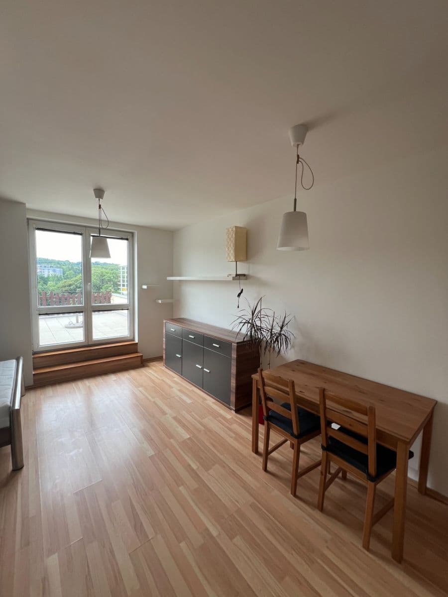 Prenájom bytu 1-izbový 55 m², Pod Homolkou, Praha, Praha Prenájom bytu 1-izbový 55 m², Pod Homolkou, Praha, Praha