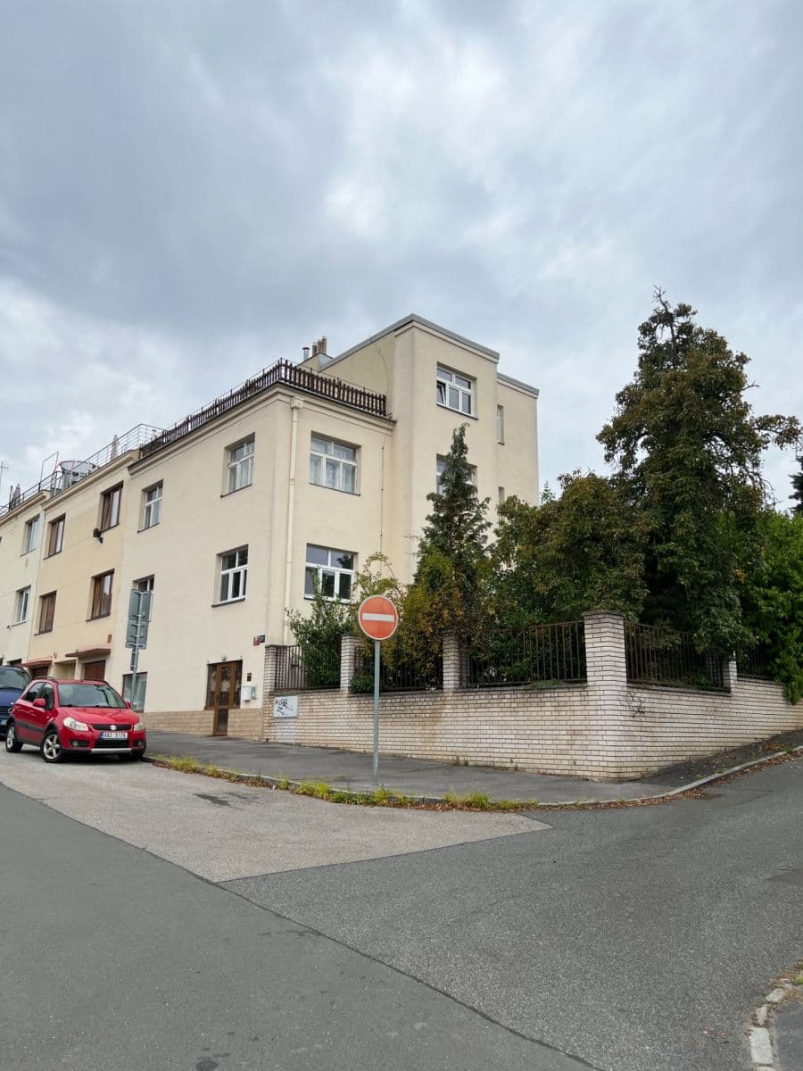 Prenájom bytu 1-izbový 55 m², Pod Homolkou, Praha, Praha Prenájom bytu 1-izbový 55 m², Pod Homolkou, Praha, Praha
