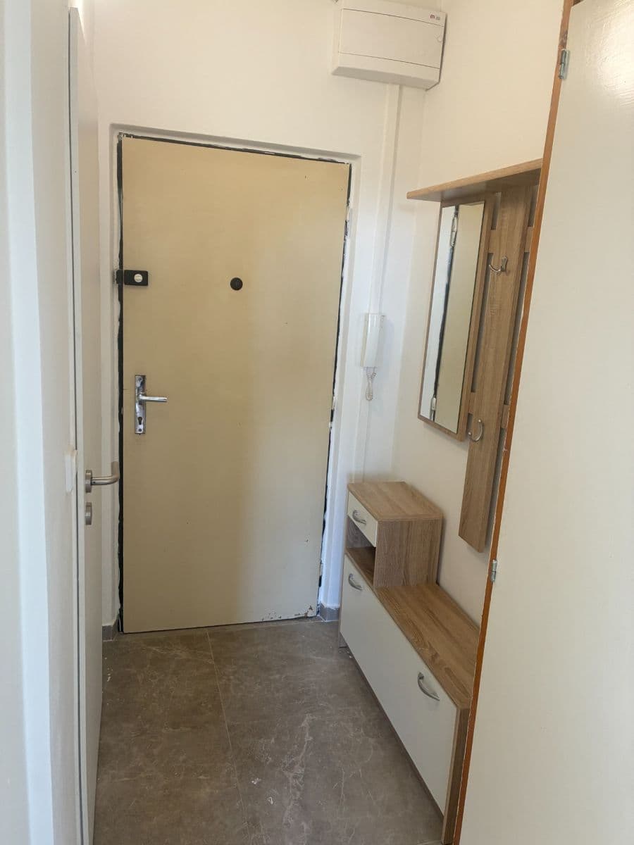 Prenájom bytu 2-izbový 35 m², Zahradní, Bohušovice nad Ohří, Ústecký kraj Prenájom bytu 2-izbový 35 m², Zahradní, Bohušovice nad Ohří, Ústecký kraj